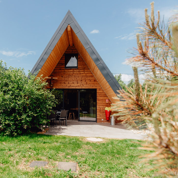 Chalet montbeliarde vouglans hébergement gîtes chambre d’hôte jura