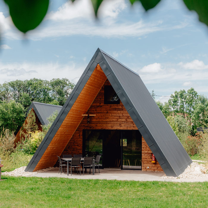 Chalet du lac de vouglans hébergement gîtes chambre d’hôte jura